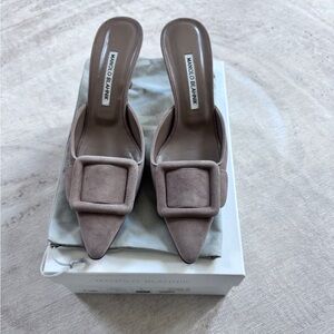 Manolo blahnik maysale pumps
